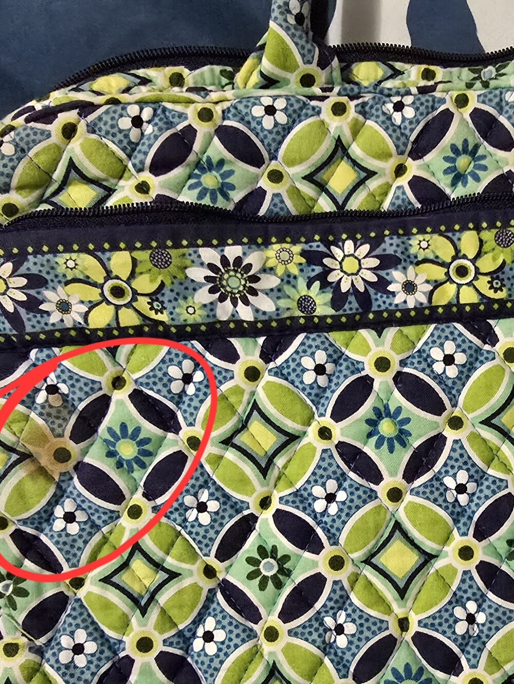 Vera Bradley 3-Piece Travel & Campus Bundle – Retired "Daisy Daisy" Pattern 🌼✨ - Picture 10 of 10